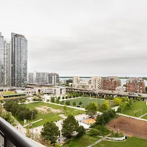 Stylish Downtown Lakeview - One Free Parking Apartment Toronto